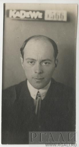 File:El Lissitzky in Berlin.jpg