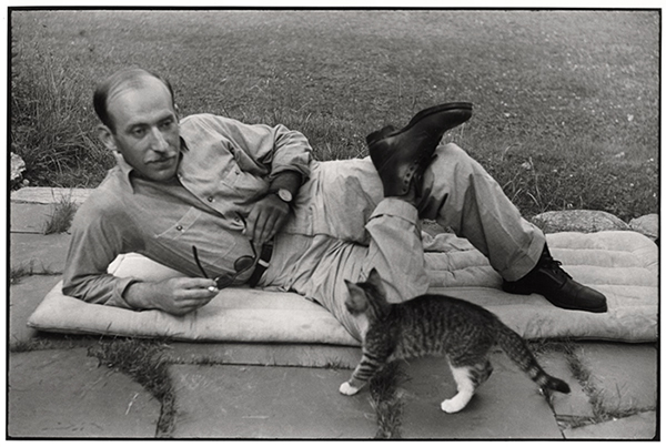 File:Henri Cartier-Bresson, Saul Steinberg, 1946.jpg