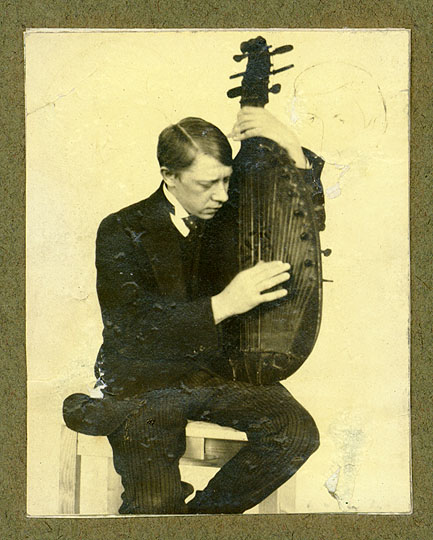 File:Tatlin with bandura.jpg