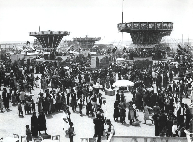 File:Nicolae Ionescu - Moşilor Fair 1923-1925.jpg