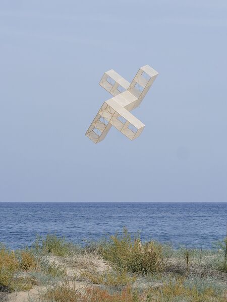 File:Yturralde 1977 Homenaje a Velazquez Prismas.jpg