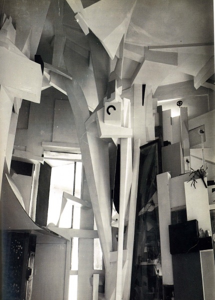 File:Schwitters Kurt 1933 The Hannover Merzbau.jpg