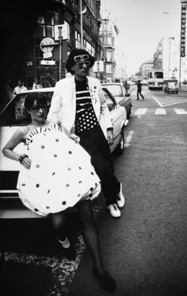 File:Tamas Kiralys Fashion Walk on Vaci Street Budapest c1981.jpg