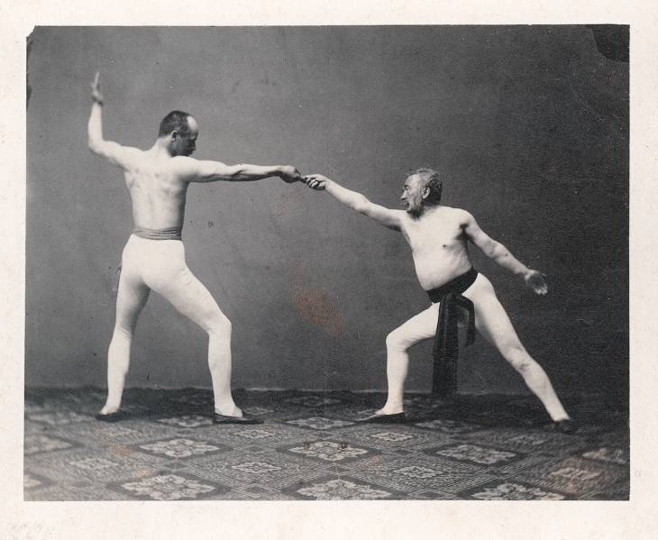 File:Ludwig Angerer Josef Petzval in Fechterstellung beim Fingerziehen c1860-1865.png